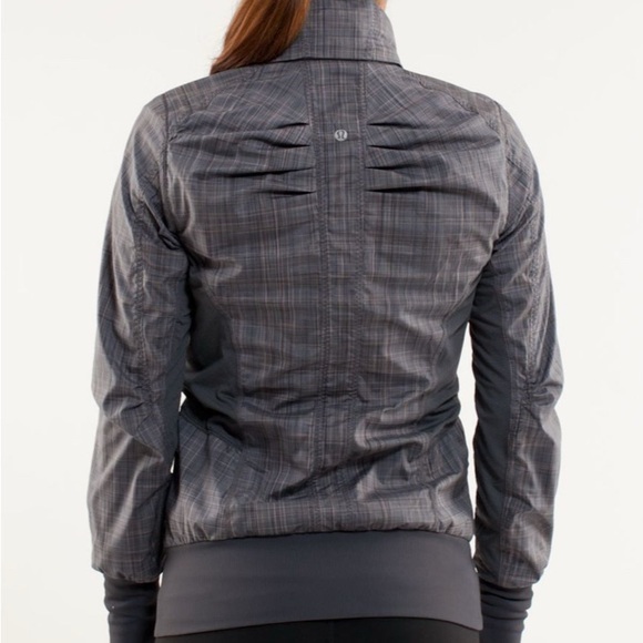 Lululemon Run: Back On Track Jacket - Picture 2 of 12